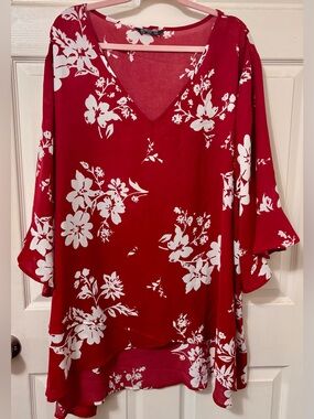 🌹 BloomChic Red and White 3/4 length Sleeves Top